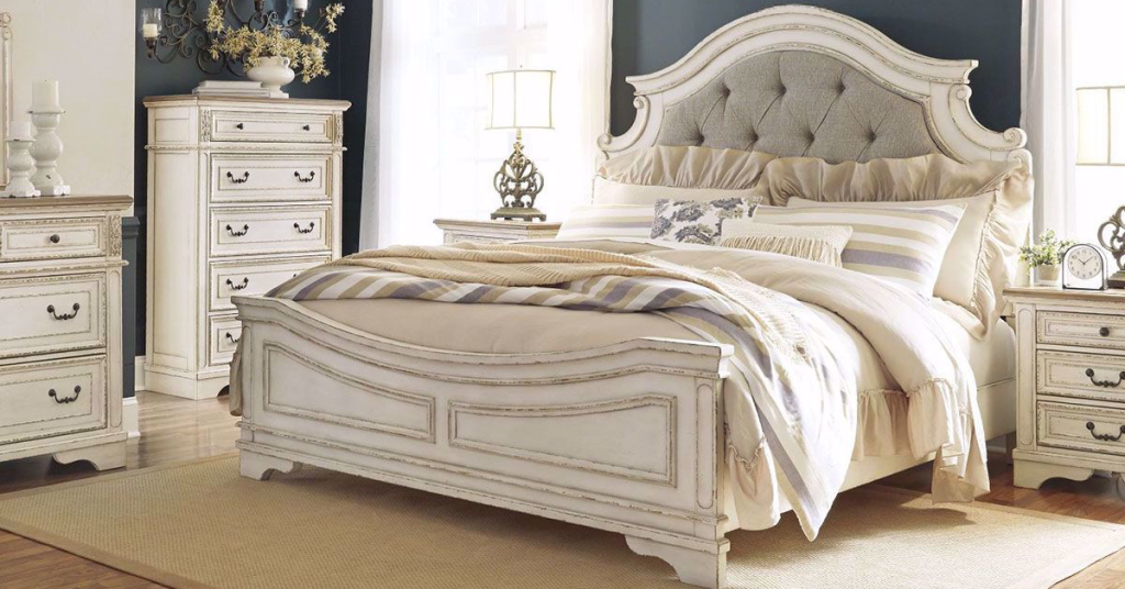 Top 3 Types of Websites to Sell Furniture Online